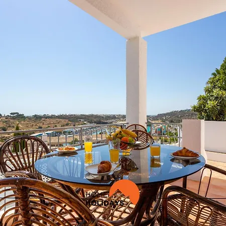 #185 V3 Laranjeiras By Holidays Hébergement de vacances *